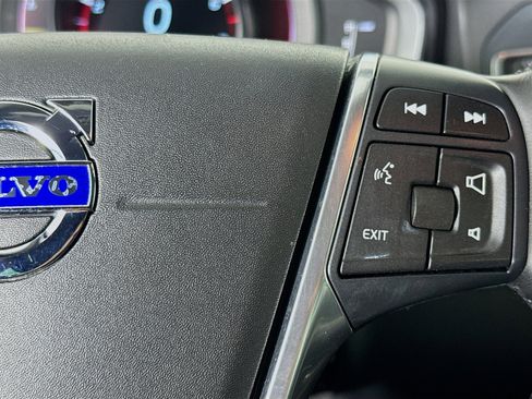 Used 2016 Volvo XC60 T5 Platinum w/ Protection Package image 14