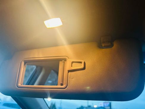 Used 2013 Hyundai Elantra GLS w/ Preferred Pkg image 28