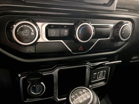 Used 2022 Jeep Wrangler Sport image 25