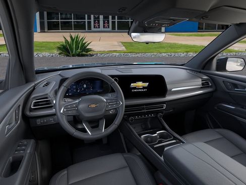 New 2026 Chevrolet Traverse LT w/ Sun and Wheel Package FWD image 15