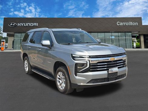 Used 2025 Chevrolet Tahoe LT AWD/4WD image 3