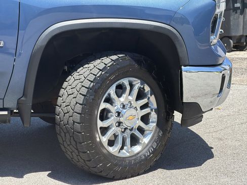 Used 2024 Chevrolet Silverado 2500 LTZ w/ LTZ Convenience Package AWD/4WD image 5