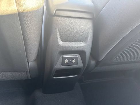 Certified 2026 Hyundai Venue SEL FWD image 34