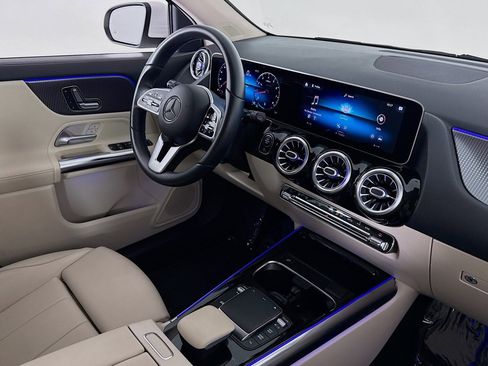 Certified 2021 Mercedes-Benz GLA 250 image 17