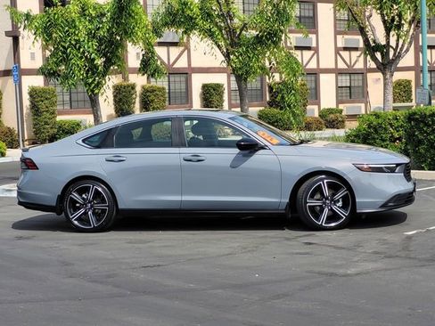 Used 2024 Honda Accord Sport image 4