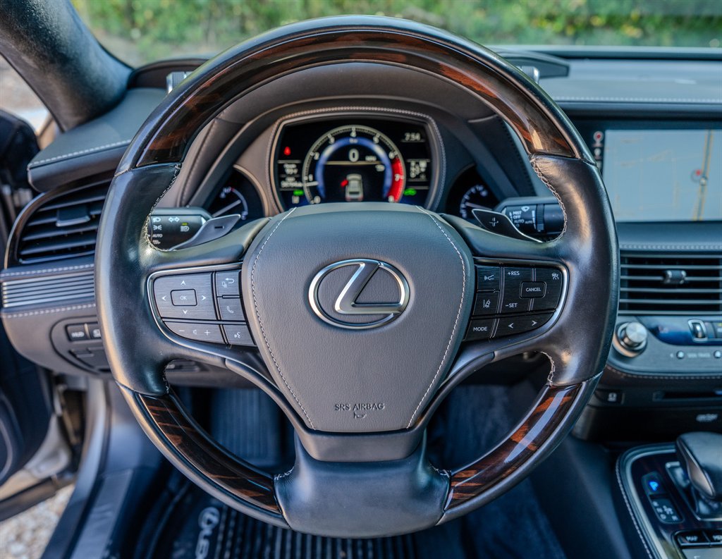 Used 2018 Lexus LS 500 w/ Luxury Package RWD image 15