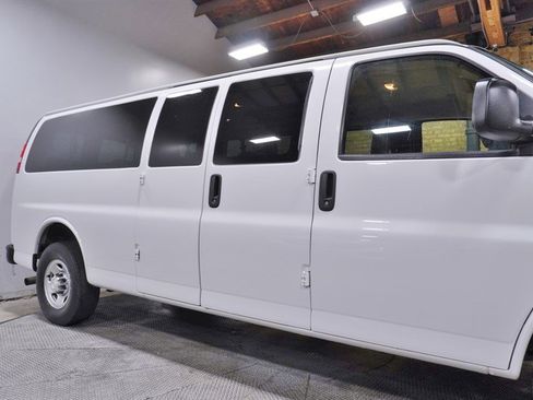 Used 2018 Chevrolet Express 3500 LT w/ LT Preferred Equipment Group image 8