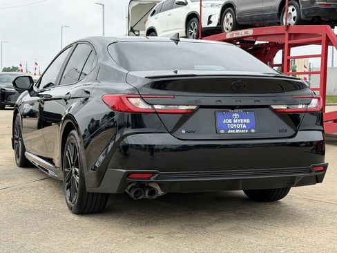 Used 2025 Toyota Camry SE w/ Convenience Package FWD image 7