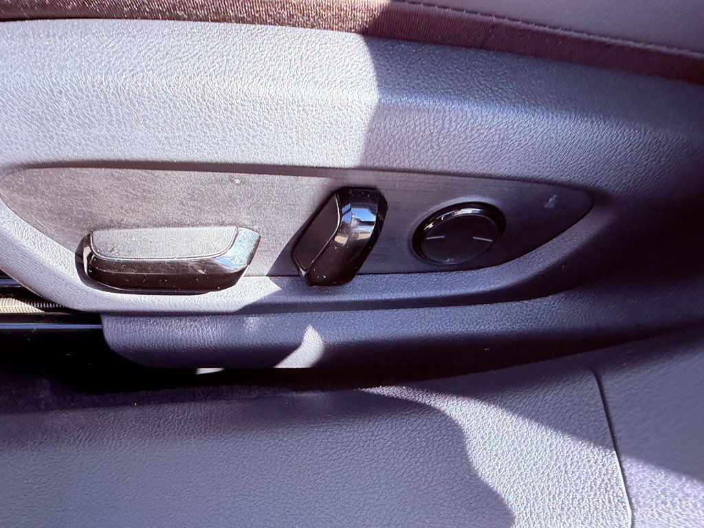 Certified 2023 Lexus ES 300h w/ Premium Package FWD image 18