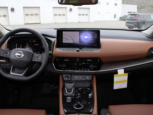 New 2026 Nissan Rogue Platinum image 10