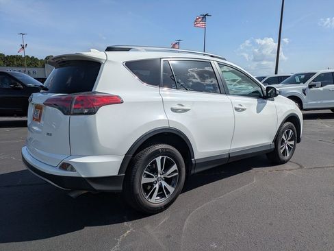 Used 2017 Toyota RAV4 XLE FWD image 4