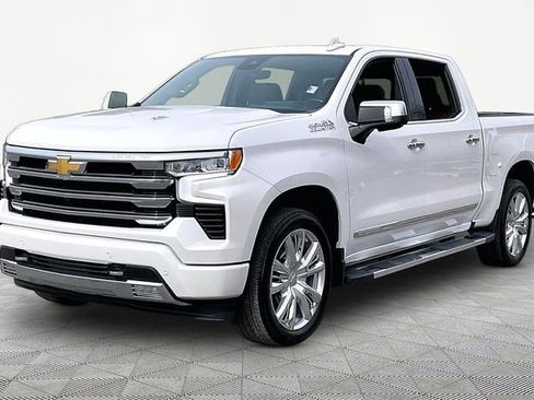 Used 2023 Chevrolet Silverado 1500 High Country w/ High Country Premium Package image 3