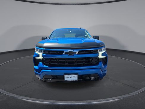 Used 2022 Chevrolet Silverado 1500 RST AWD/4WD image 3