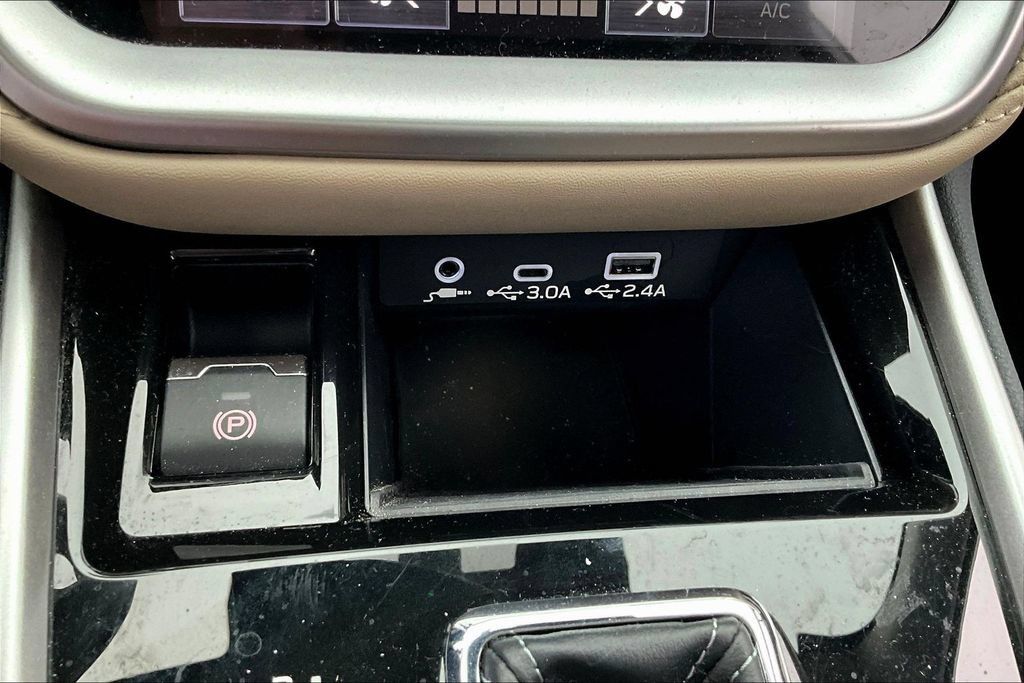 Used 2024 Subaru Outback Limited AWD/4WD image 16