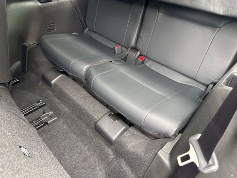 New 2025 Mitsubishi Outlander Trail image 29