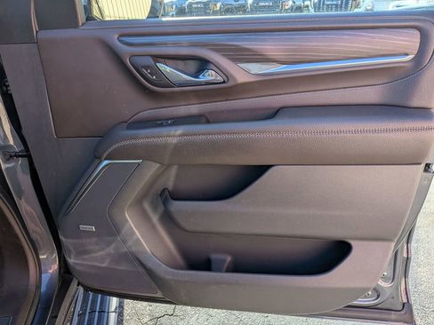 Used 2021 GMC Yukon Denali w/ Denali Premium Package image 29