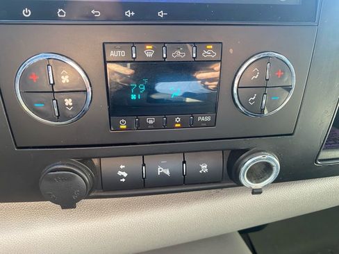 Used 2010 Chevrolet Silverado 2500 LT w/ Interior Plus Package image 14