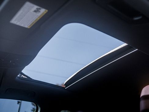 Used 2021 Audi Q3 2.0T Premium Plus w/ Premium Plus Package image 31