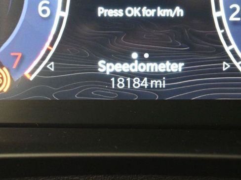Used 2024 Jeep Grand Cherokee Altitude AWD/4WD image 19