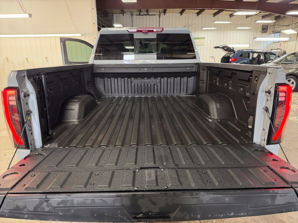 Used 2024 GMC Sierra 3500 AT4 w/ AT4 Premium Plus Package AWD/4WD image 28