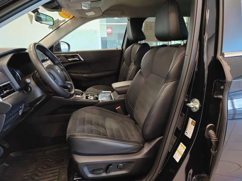 Used 2024 Mitsubishi Outlander SE image 11