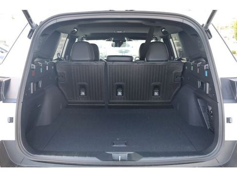 New 2026 Subaru Outback Touring AWD/4WD image 32