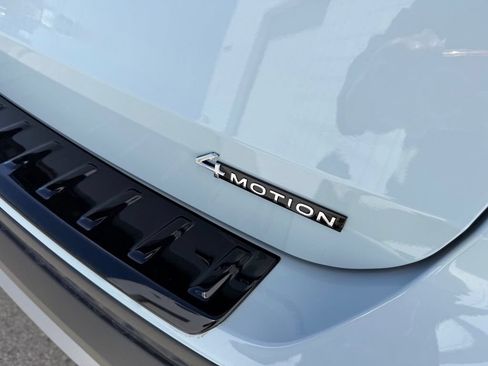 New 2026 Volkswagen Taos SE AWD/4WD image 11