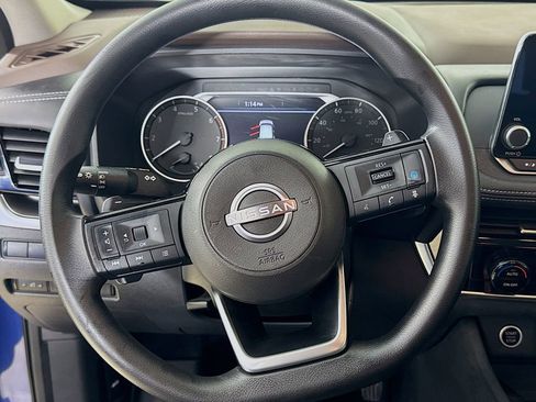 Used 2022 Nissan Rogue SV image 12