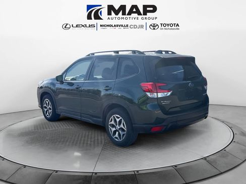 Used 2024 Subaru Forester Premium image 3