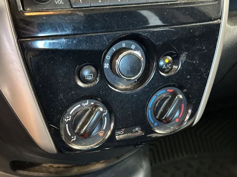 Used 2016 Nissan Versa Note SV FWD image 21