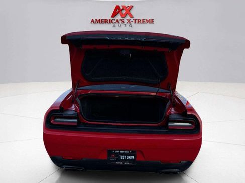 Used 2015 Dodge Challenger SRT image 53