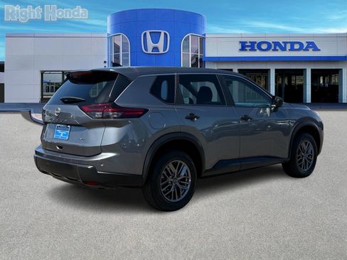 Used 2024 Nissan Rogue S image 8