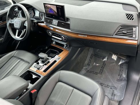 Used 2023 Audi Q5 2.0T Premium w/ Convenience Package AWD/4WD image 11