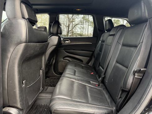 Used 2014 Jeep Grand Cherokee Limited w/ Luxury Group II image 24