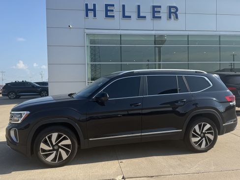 Used 2024 Volkswagen Atlas SEL AWD/4WD image 3