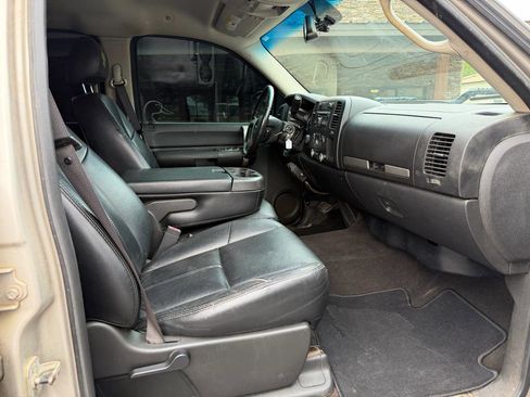 Used 2009 Chevrolet Silverado 1500 LT w/ Power Pack Plus AWD/4WD image 12