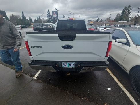 Used 2016 Ford F150 XLT w/ Trailer Tow Package image 6