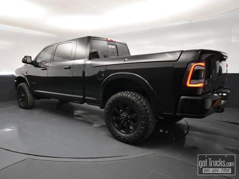 Used 2020 RAM 2500 Laramie w/ Night Edition image 4