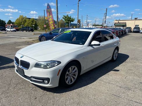 Used 2016 BMW 528i xDrive Sedan w/ Premium Package image 4