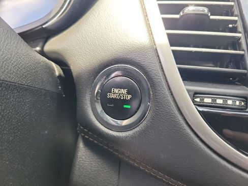 Used 2018 Chevrolet Trax LT w/ LT Convenience Package AWD/4WD image 24