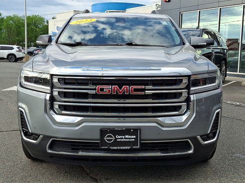 Used 2023 GMC Acadia SLT AWD/4WD image 2