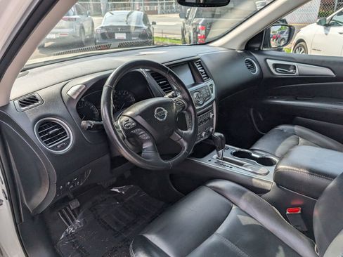 Used 2020 Nissan Pathfinder SL image 12