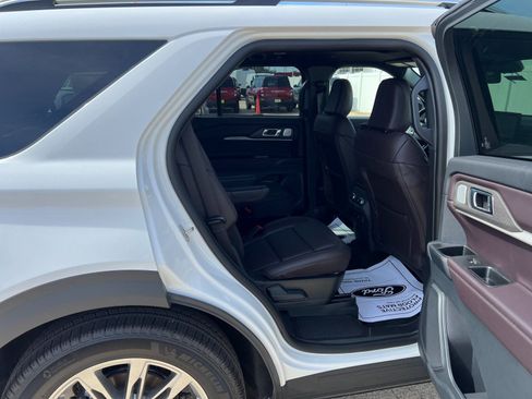 New 2026 Ford Explorer Platinum RWD image 11