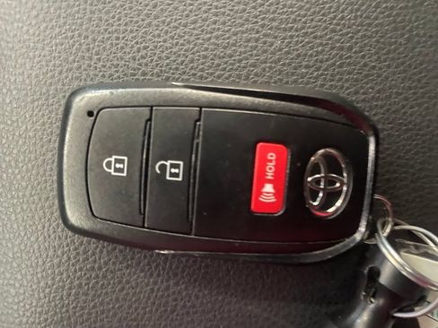 Used 2025 Toyota Tacoma TRD Off-Road AWD/4WD image 18