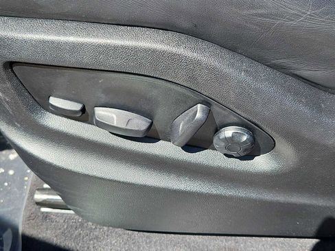 Certified 2025 Porsche Cayenne S AWD/4WD image 16