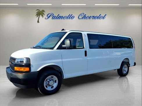 Used 2025 Chevrolet Express 3500 LS RWD image 4
