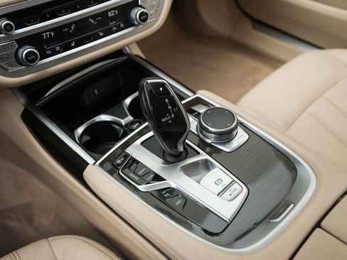 Used 2018 BMW 740i RWD image 8