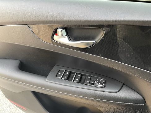 Certified 2024 Kia Forte GT-Line image 18