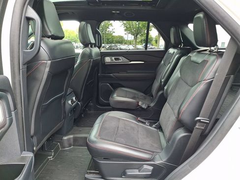 Used 2025 Ford Explorer ST AWD/4WD image 13