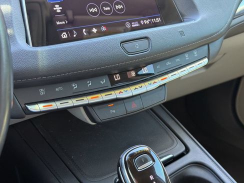 Used 2020 Cadillac XT4 Luxury FWD image 16